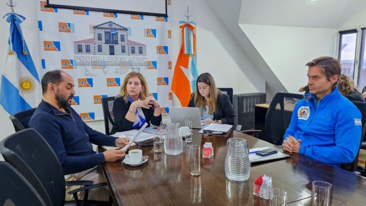 Recursos Naturales abordará proyecto de modificación a la Ley sobre cultivo y producción de salmónidos