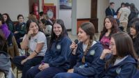 Jóvenes de Ushuaia y Tolhuin fortalecieron sus habilidades de oratoria en una nueva capacitación