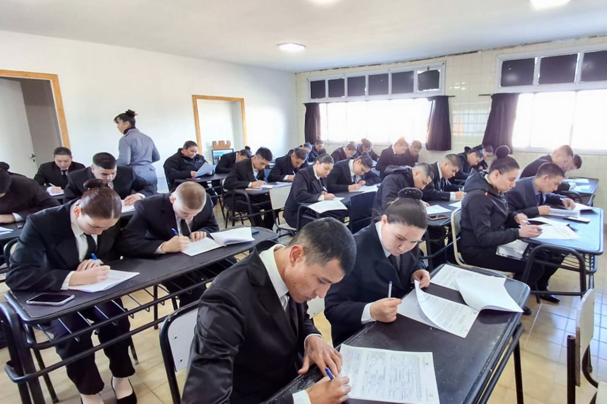 Con el ingreso de 44 nuevos aspirantes, comenzó la XIV Promoción de Agentes Penitenciarios