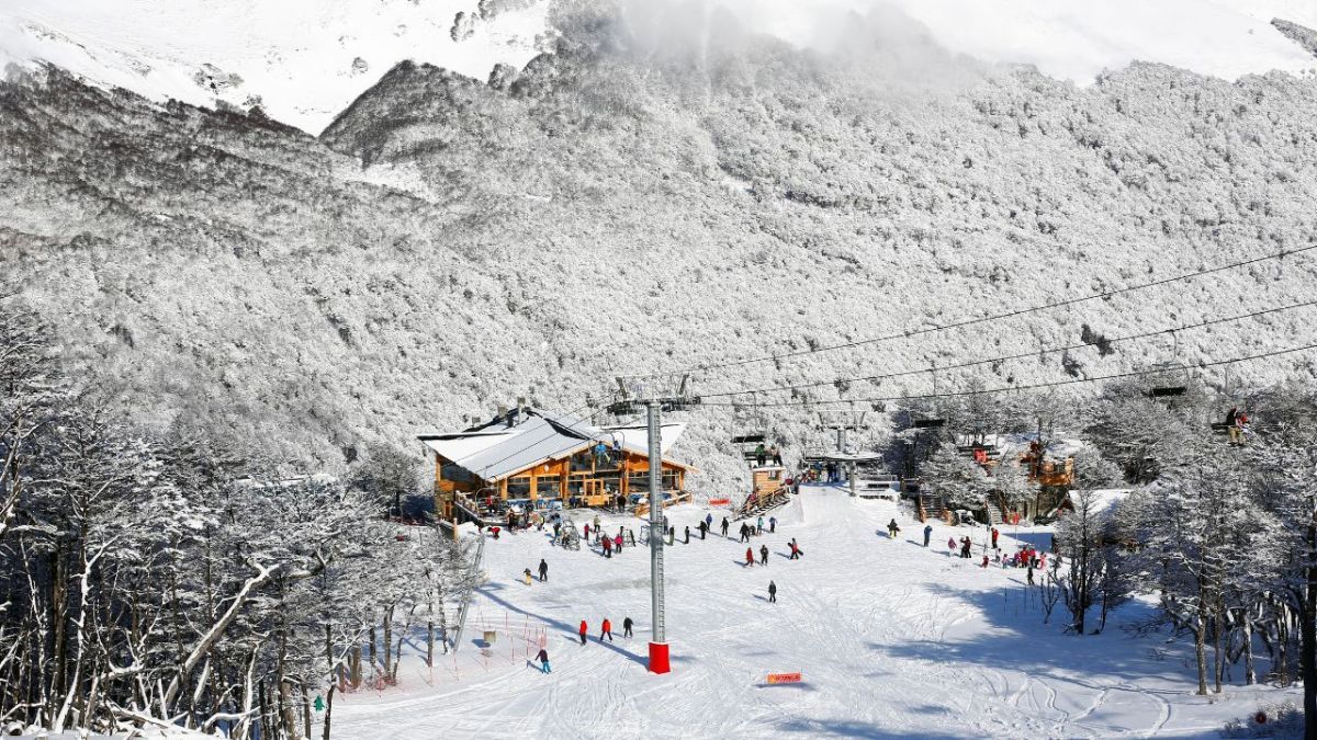 Cerro Castor ofrecerá descuentos del 50% en pases, equipos, clases y pista de patinaje sobre hielo
