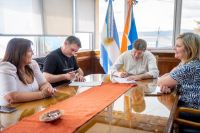 Melella encabezó la firma del contrato de obra para las remodelaciones del Hospital Regional Río Grande