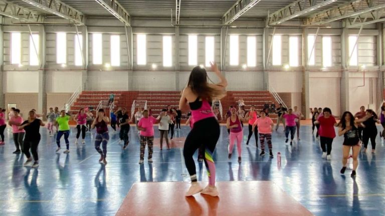 Zumba Rio Río Grande vivió una exitosa jornada de zumba y yoga en el Mes de las ...