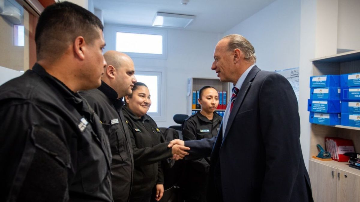 “La policía de esta provincia es la que tiene mejor imagen y aceptación en su comunidad”