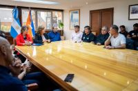 El Gobierno provincial aseguró el pago de haberes, la estabilidad y exoneró de responsabilidades a los trabajadores portuarios