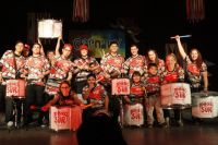 Una multitud de vecinos vecinas participaron de la  “Gala de Carnaval” en el Centro Cultural "Esther Fadul"