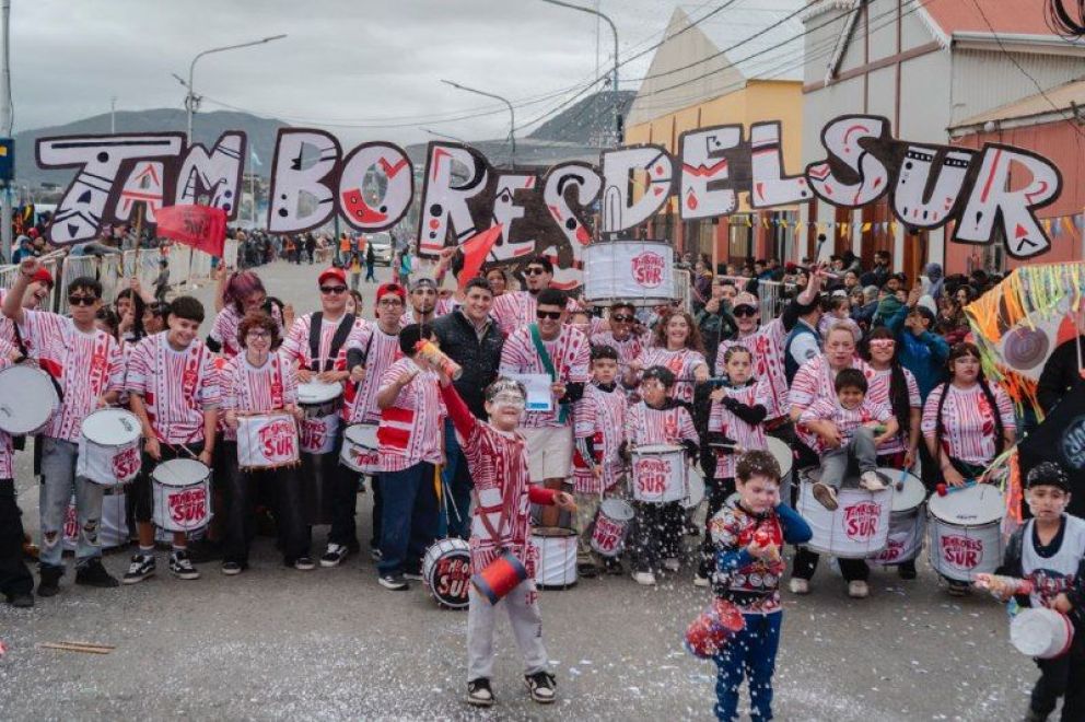Miles de vecinos y vecinas participaron del primer día de los festejos del “Carnaval Central”