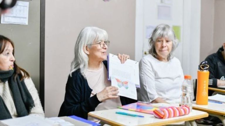 Abren las inscripciones para jóvenes y adultos que deseen finalizar sus estudios secundarios