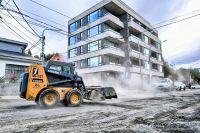 Continúan los trabajos de recuperación vial y puesta en valor de espacios públicos