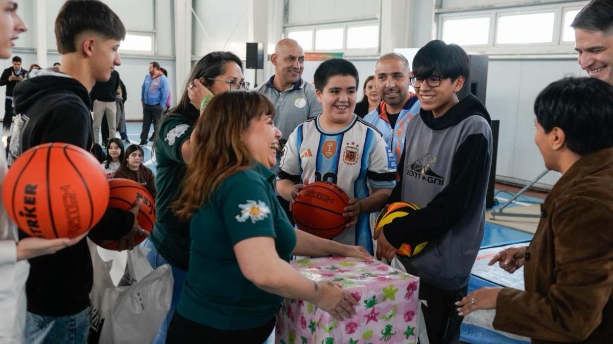 Quedó inaugurado el nuevo gimnasio del Colegio Soberanía Nacional