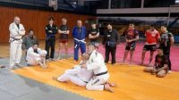 Se realizó un seminario de jiu-jitsu con un pionero de la disciplina en el “Ítalo Favale”