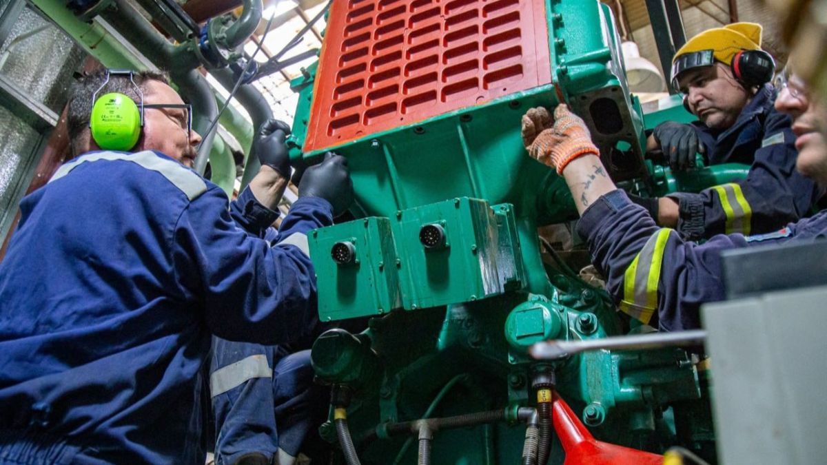 Llegaron nuevos repuestos y avanzan los trabajos sobre el sistema de generación eléctrica 