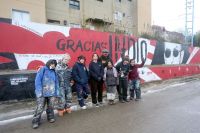 "Graciosos y valientes": se realizó una intervención de mural colectivo en homenaje al Indio Solari