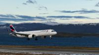 LATAM Airlines Brasil concretó su primer vuelo directo a Ushuaia