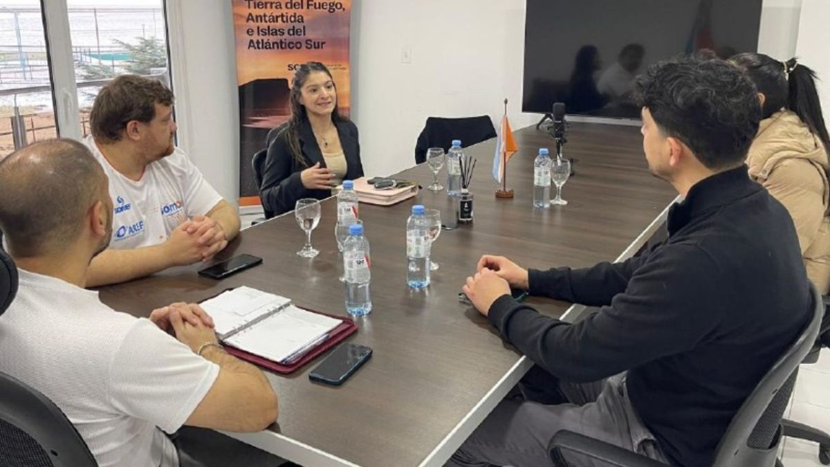 Gobierno se reunió con la nueva comisión de la Federación de Hockey de Tierra del Fuego 