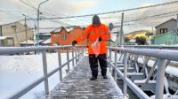Personal de la Dirección de Higiene Urbana de Ushuaia realizó tareas de despeje y limpieza