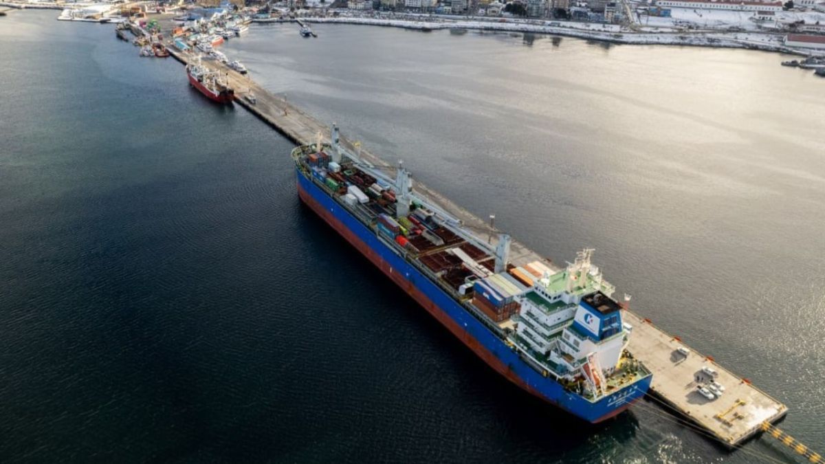 “Son 1.840 bultos que se transportarán en unos 250 viajes”, precisó Castillo