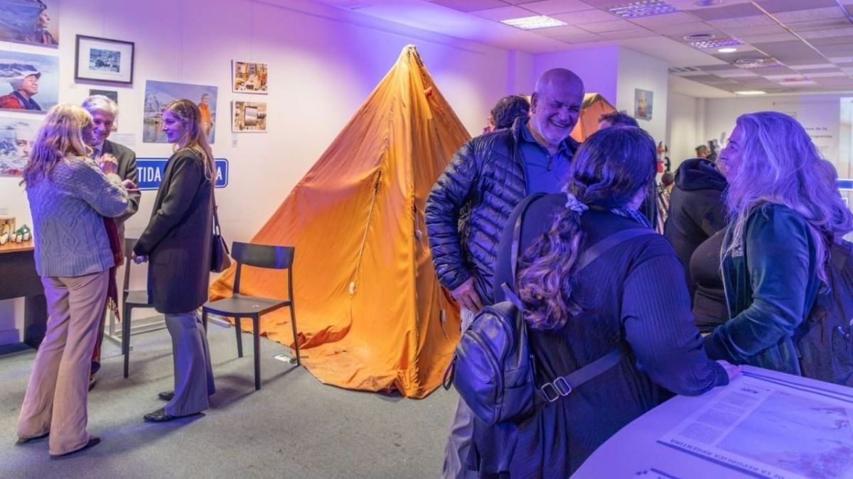 Casa de Tierra del Fuego celebra los 75 años del Instituto Antártico Argentino