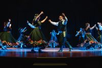 La Municipalidad de Ushuaia llevó adelante la "Noche de Danzas del Mundo"