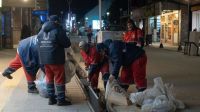 Avanza la limpieza de alcantarillas en el sector céntrico