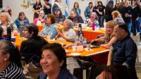 Más de 150 personas mayores participaron de una jornada de encuentro y celebración en el Paseo del Muelle