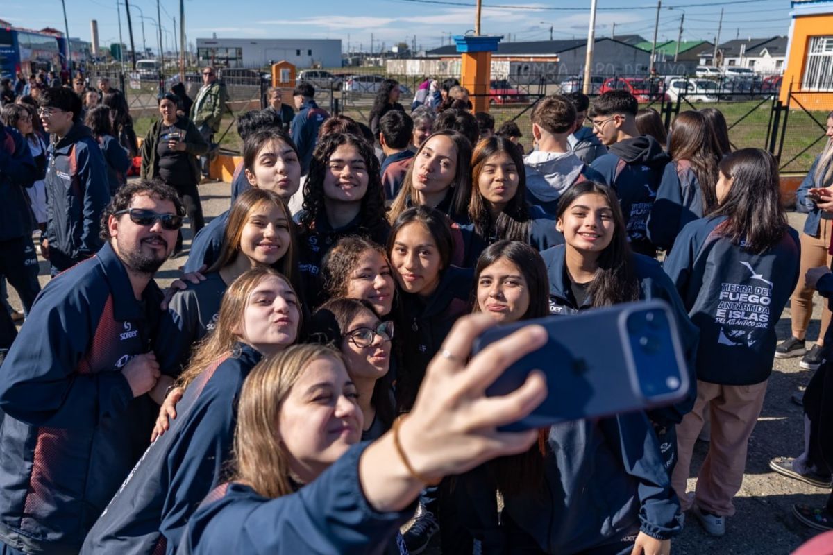La delegación fueguina partió rumbo a los Juegos Binacionales de la Araucanía 2026