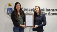 Juana Sandoval fue distinguida por el Concejo Deliberante tras consagrarse campeona en salto hípico