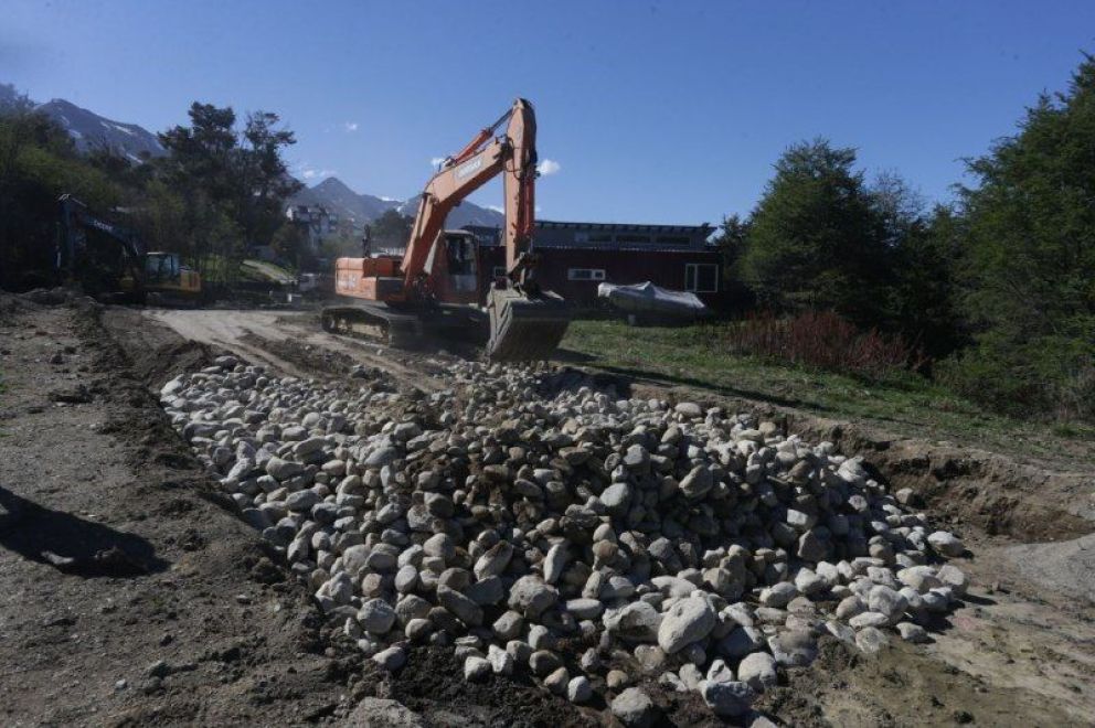 Continúa un amplio frente de obras en ejecución en distintos sectores de Ushuaia