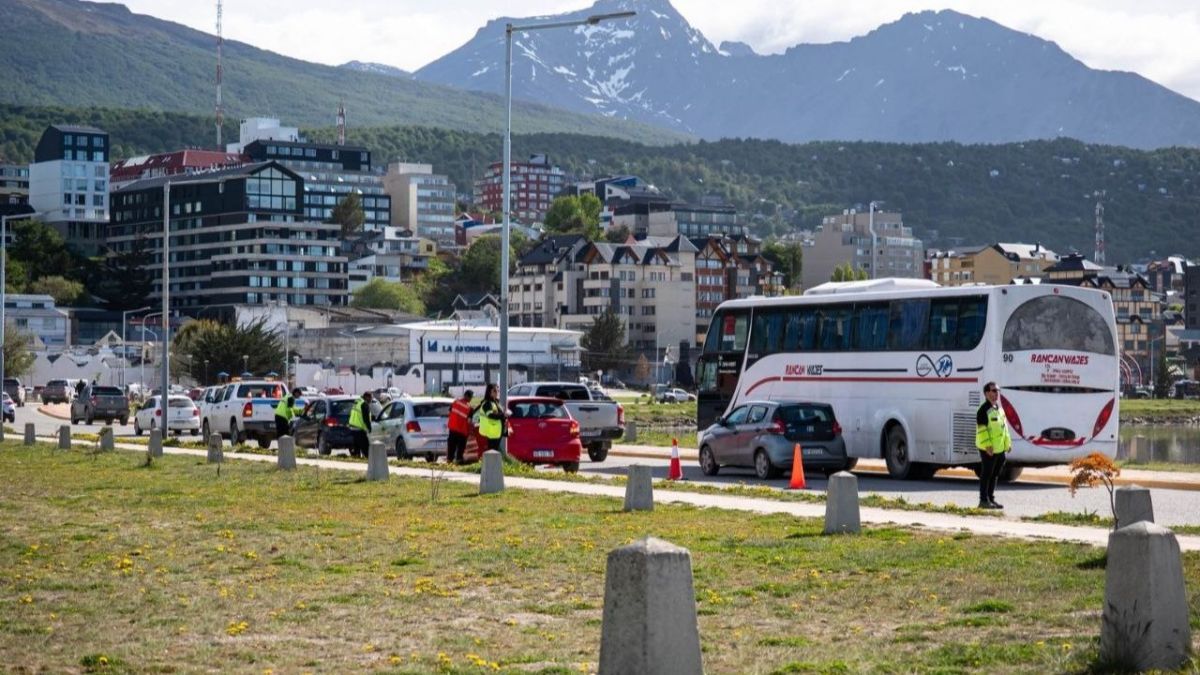 La Municipalidad realiza una campaña informativa en la vía pública para conductores de aplicaciones