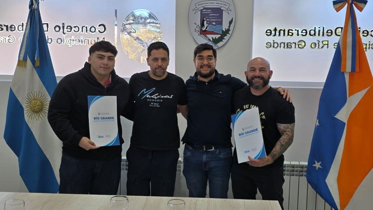 Bogado reconoció a los powerlifters Tomàs y Martínez por sus logros internacionales